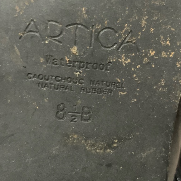 Artica Black Leather Booties Size 8.5 Waterproof - Picture 3 of 3